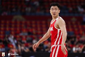 媒体人:高诗岩离队可能是教练满意年轻人的表现或赵睿将要归队