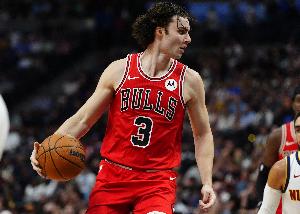 吉迪:初到NBA洗澡时赤脚进浴室 队友都用看疯子的眼神看着我