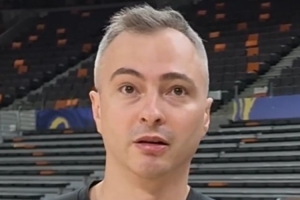 广东主教练:球队最大的问题是磨合 今晚对阵广厦是场硬仗