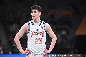 正负值-14最低!阿不都沙拉木半场10中5拿10分3板 三分3中0
